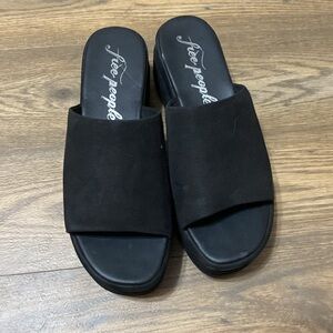 Free People Womens Harbor Black Leather Wedge Platform Sandals Shoes Used